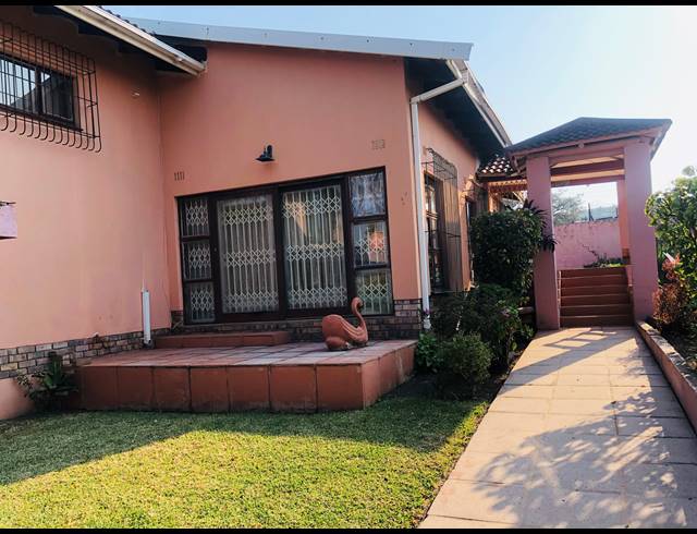 4 BEDROOM FREESTANDING FOR SALE IN MARBURG